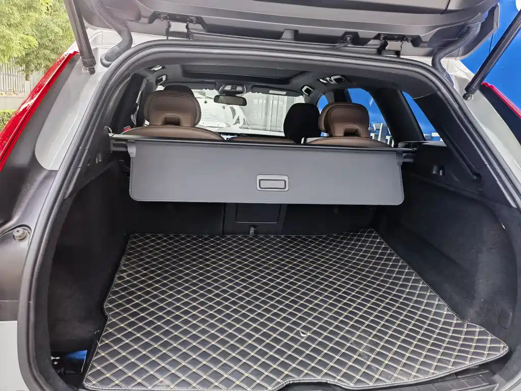 Volvo XC60 B5 4 WD Smart Ease Luxury