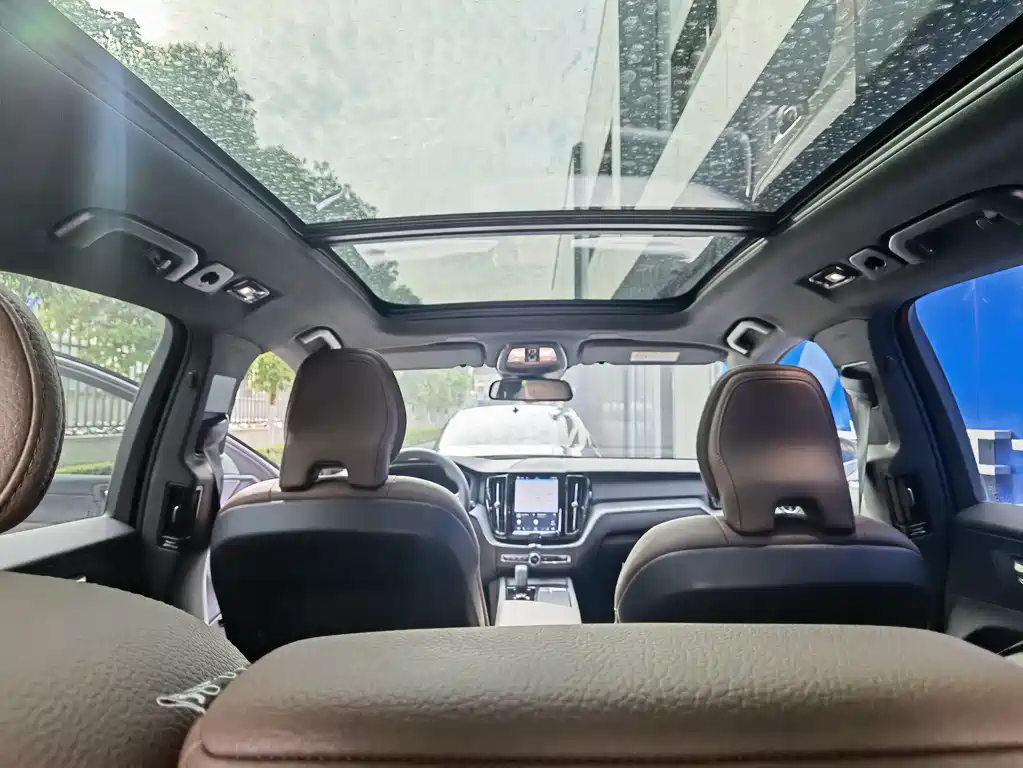 Volvo XC60 B5 4 WD Smart Ease Luxury