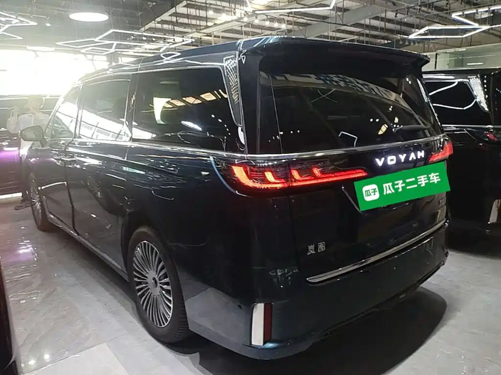 Voyah Dreamer PHEV 4 WD Flagship Kunpeng