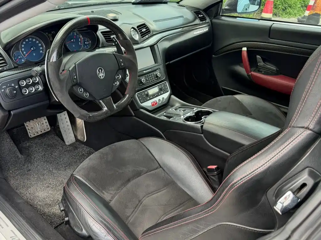 GranTurismo 4.7 L Sport F1