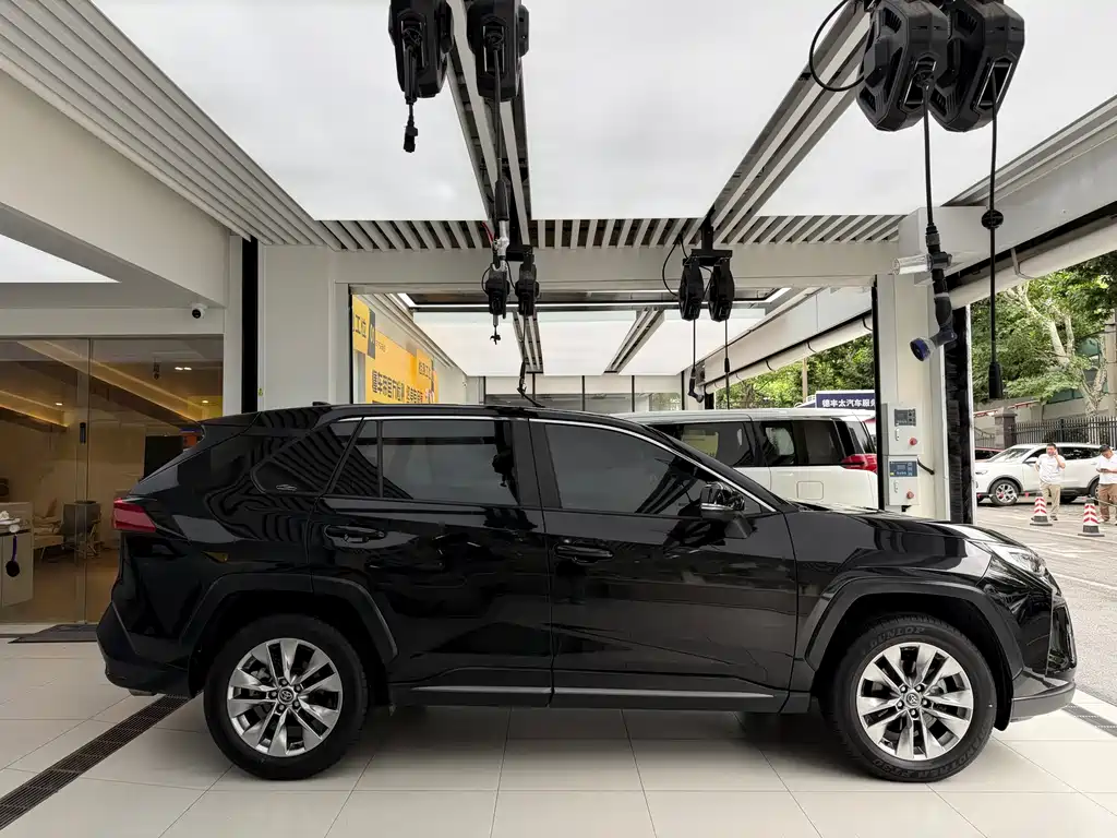 Wildlander 2.0 L CVT 2 WD Leading
