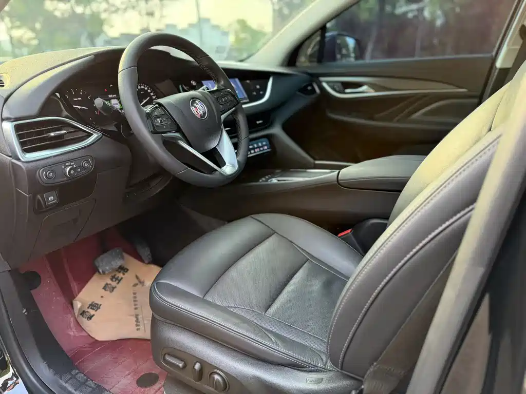 Enclave 28 T 4 WD Distinguished