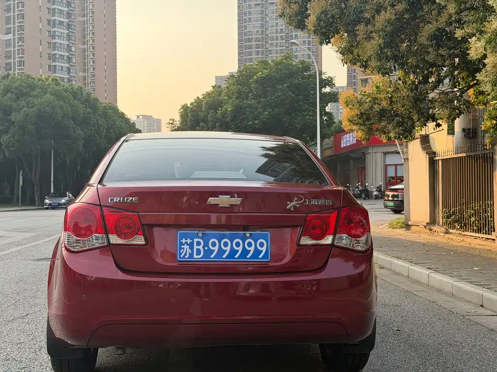 Cruze 1.6 L SE WTCC MT