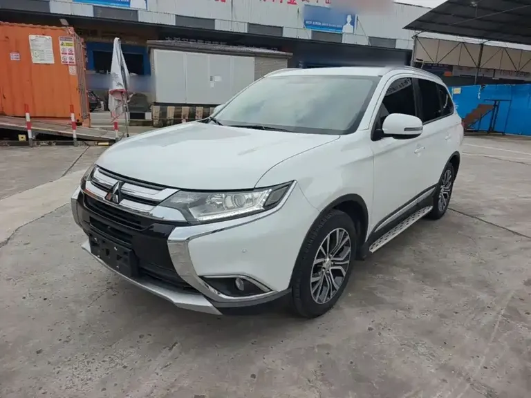 Mitsubishi Outlander 2.0 L 2 WD Glory 5-seat