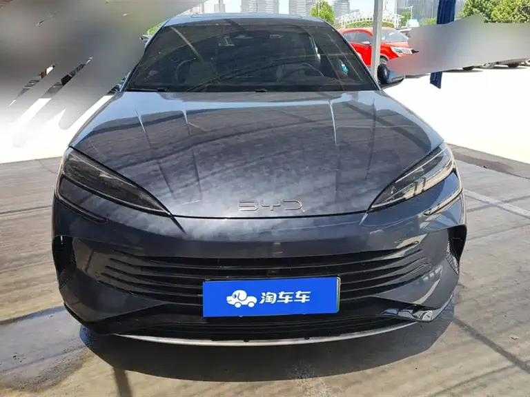 BYD Seal DM-i 1.5 T 121 km Honored