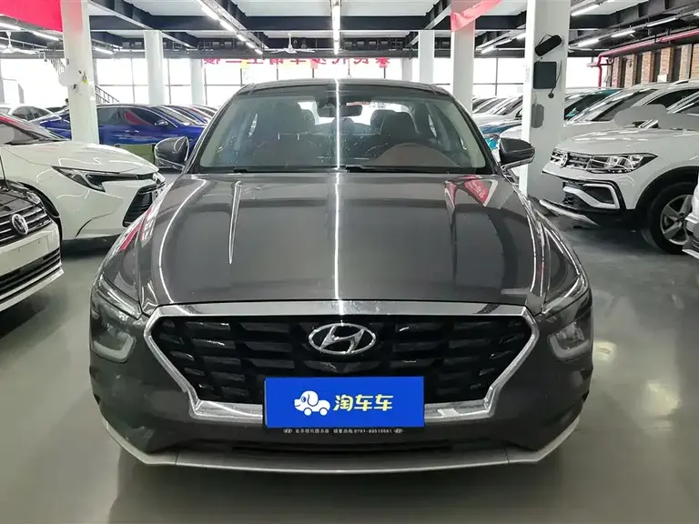 Hyundai Mistra 名图 2021款 1.8 L CVT LUX尊贵版