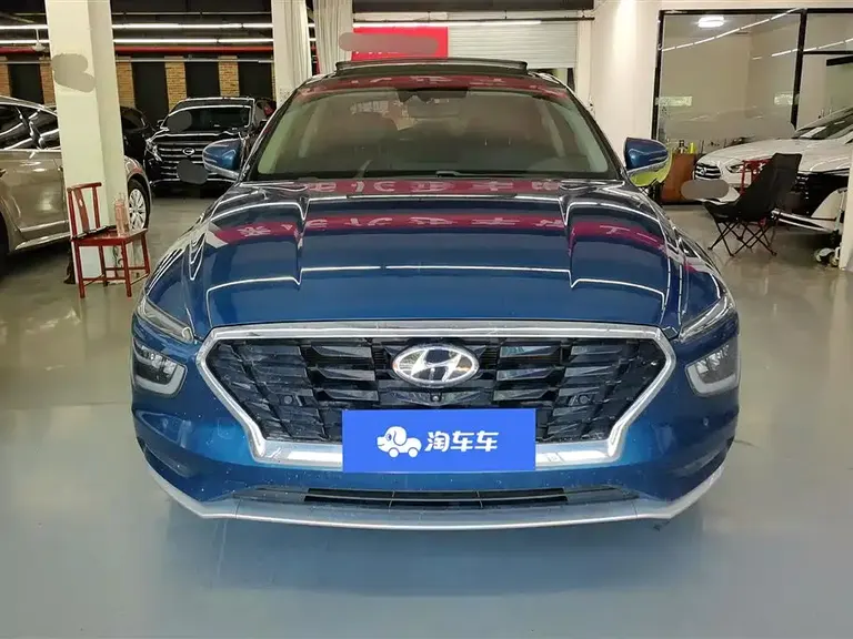 Hyundai Mistra 名图 2021款 1.8 L CVT LUX尊贵版