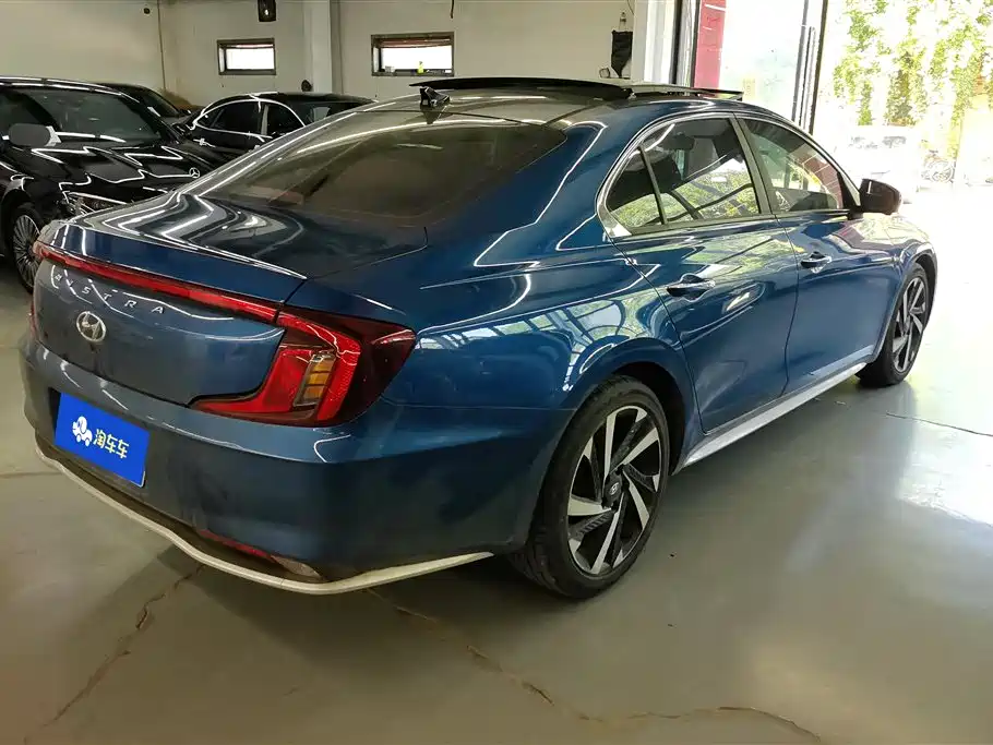 Mistra 名图 2021款 1.8 L CVT LUX尊贵版