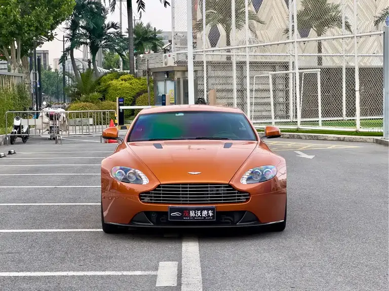 Aston Martin V8 Vantage 4.7 L S Coupe