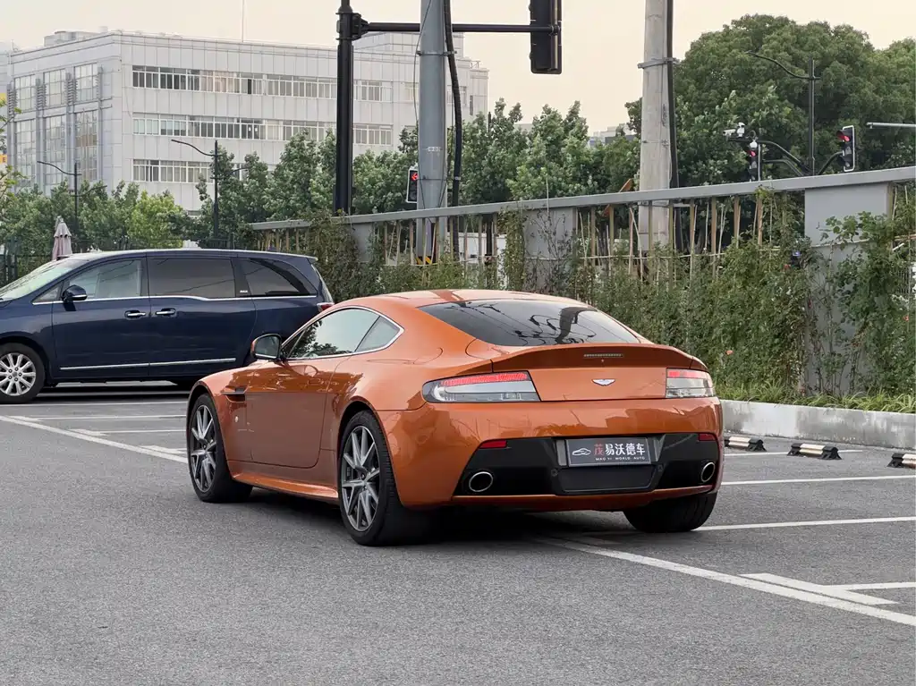 V8 Vantage 4.7 L S Coupe