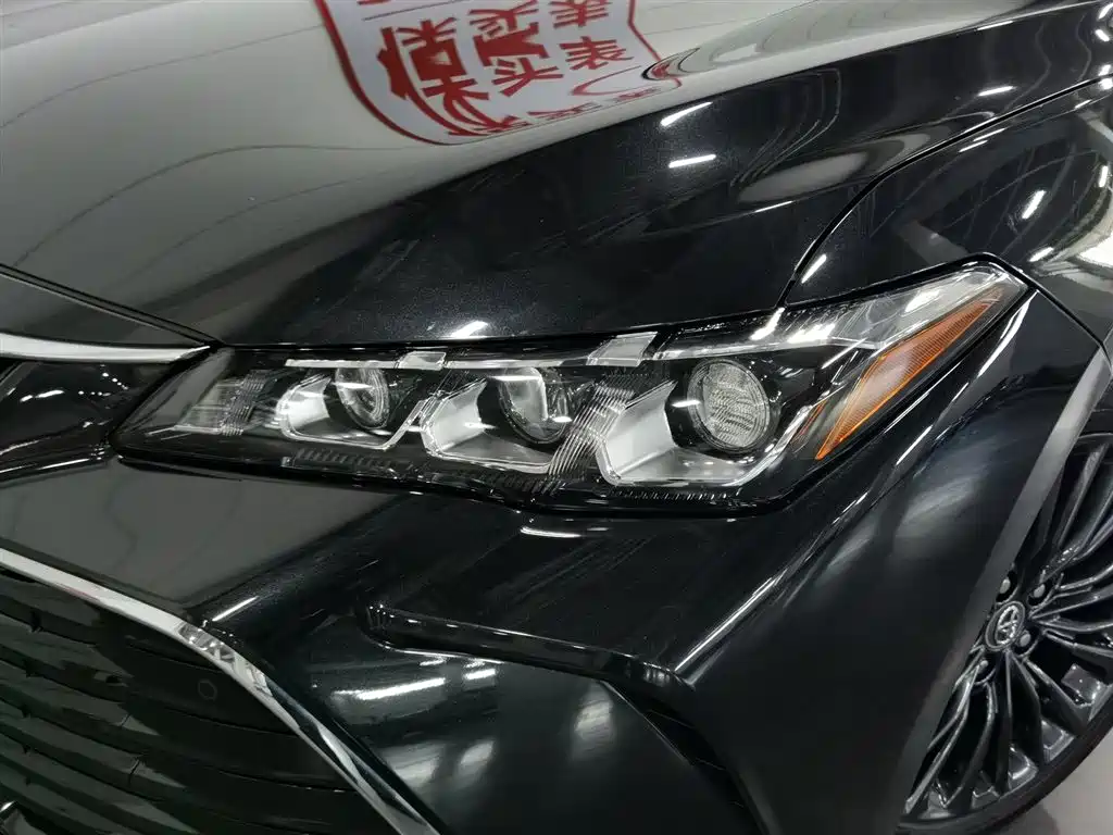 Avalon 2.5 L Touring Distinguished SPORT