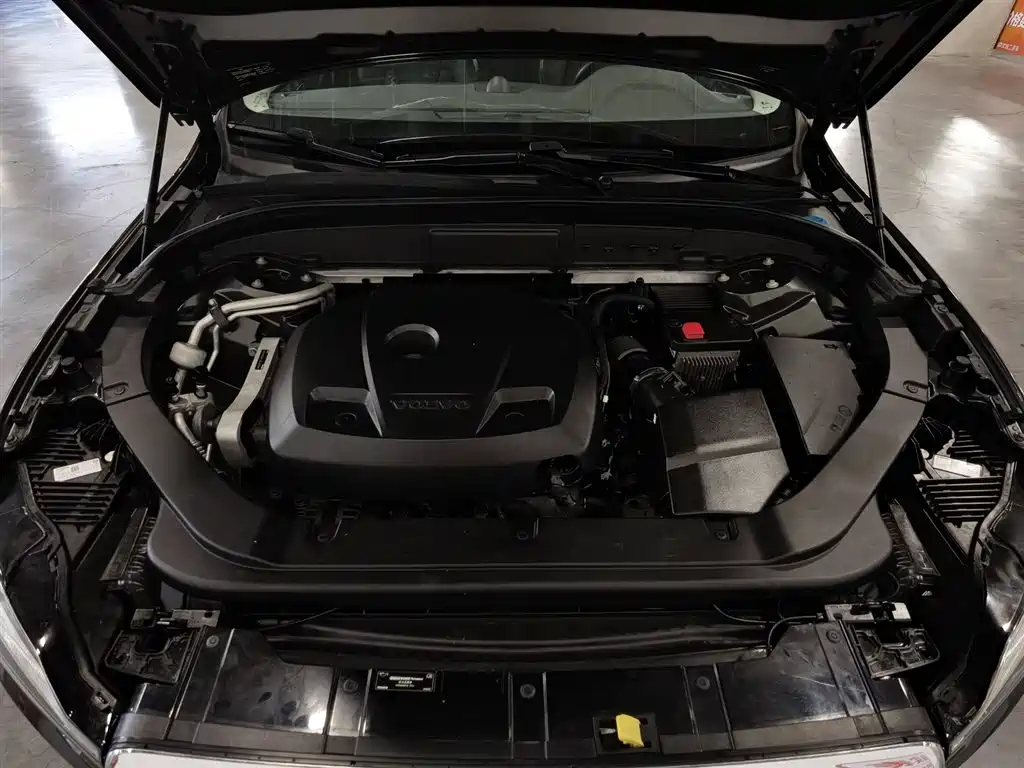 Volvo XC60 T5 4 WD Smart Ease Luxury