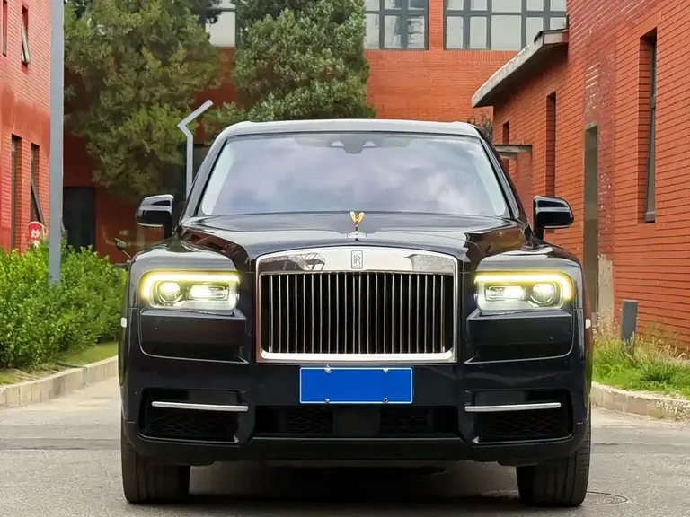 Rolls-Royce Cullinan 4-seat