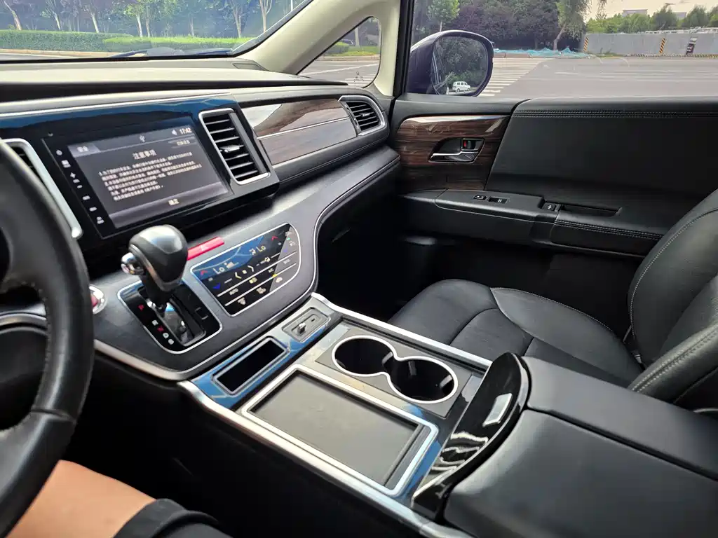 Elysion 2.4 L Luxury