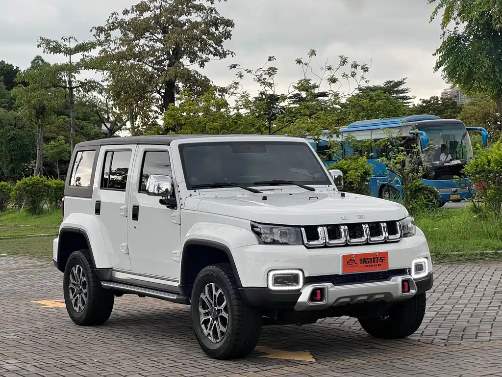 BAIC BJ40 2.0 T City Hunter Glory