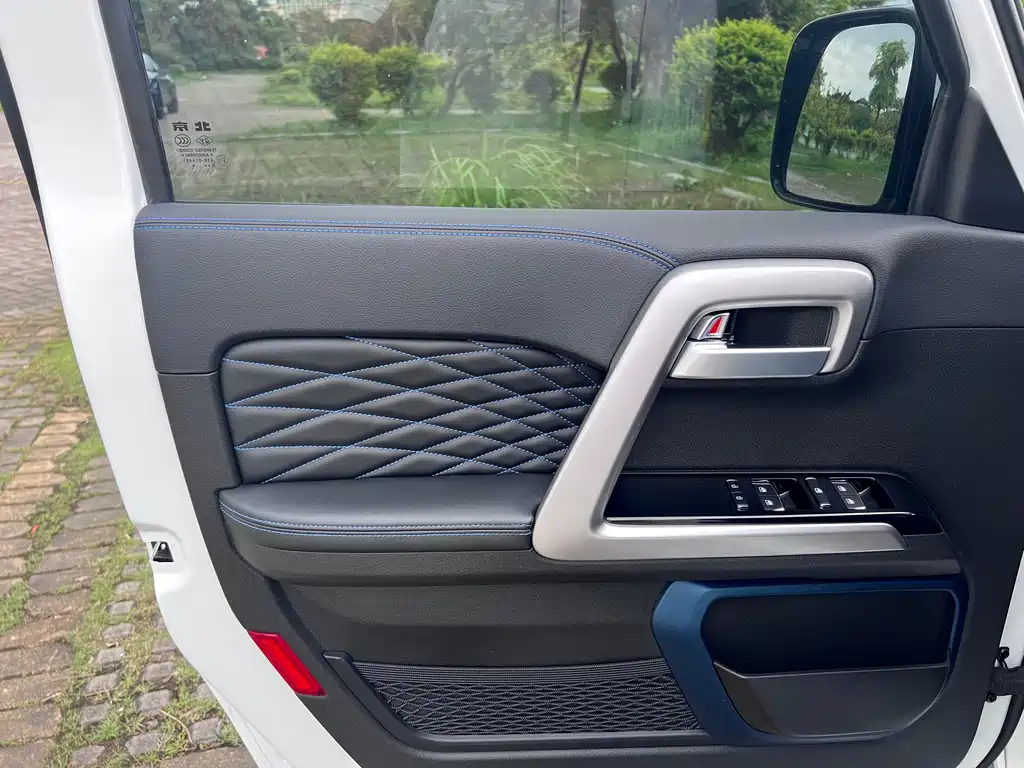 BAIC BJ40 2.0 T City Hunter Glory
