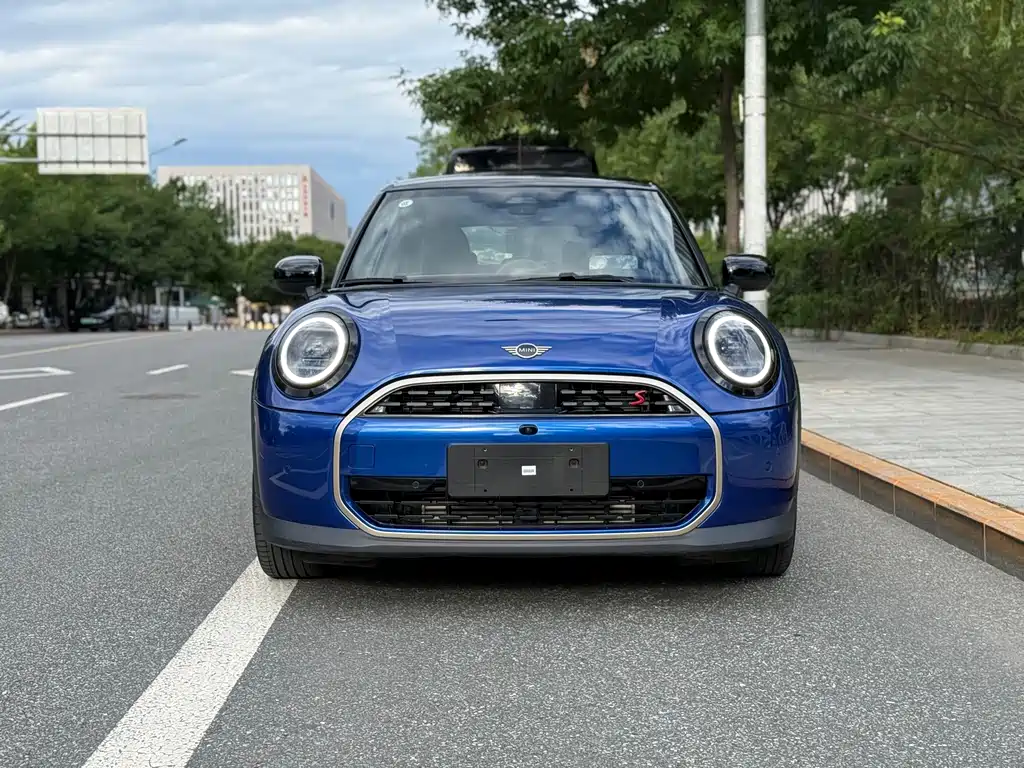 MINI 2.0 T COOPER S Artist 5-door