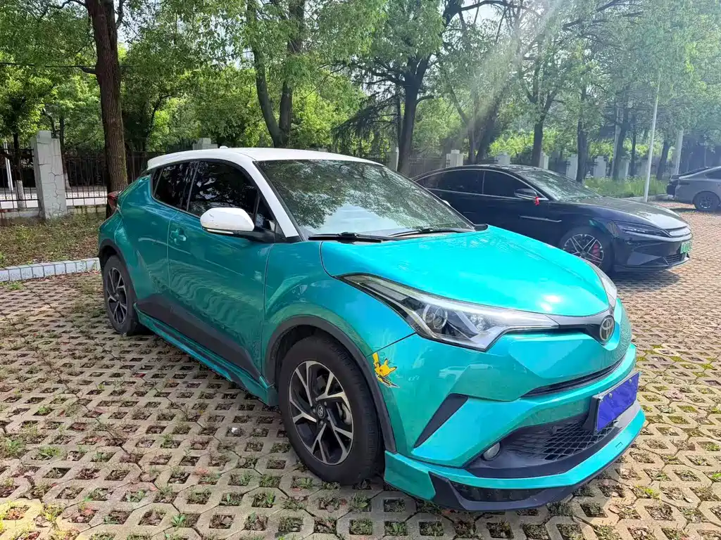 Toyota C-HR 2.0 L Leading CN-V