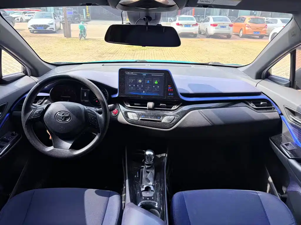 Toyota C-HR 2.0 L Leading CN-V