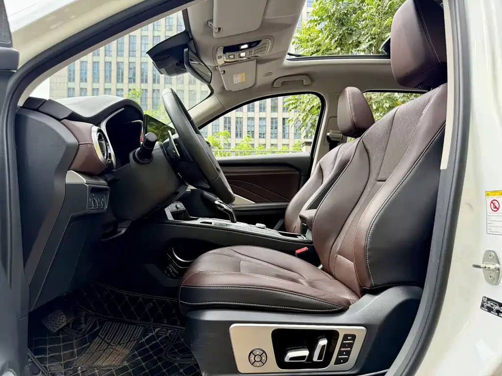 WEY VV6 2.0 T 2 WD Smart Enjoyment +