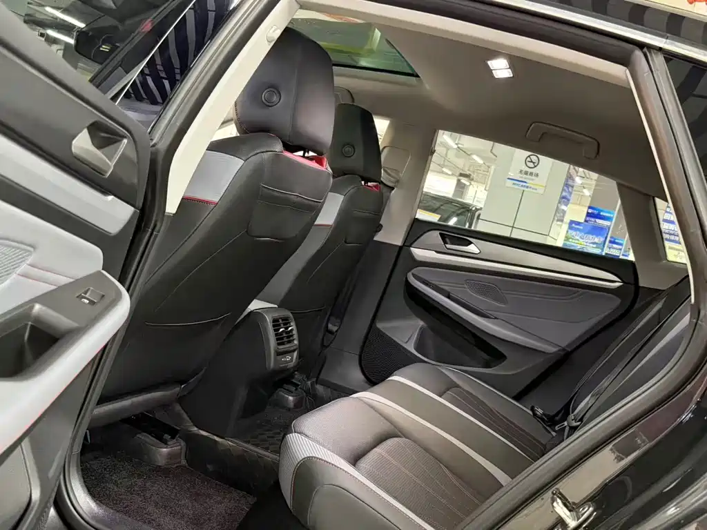 Lamando Lamando L 280 TSI DSG Spicy Cool