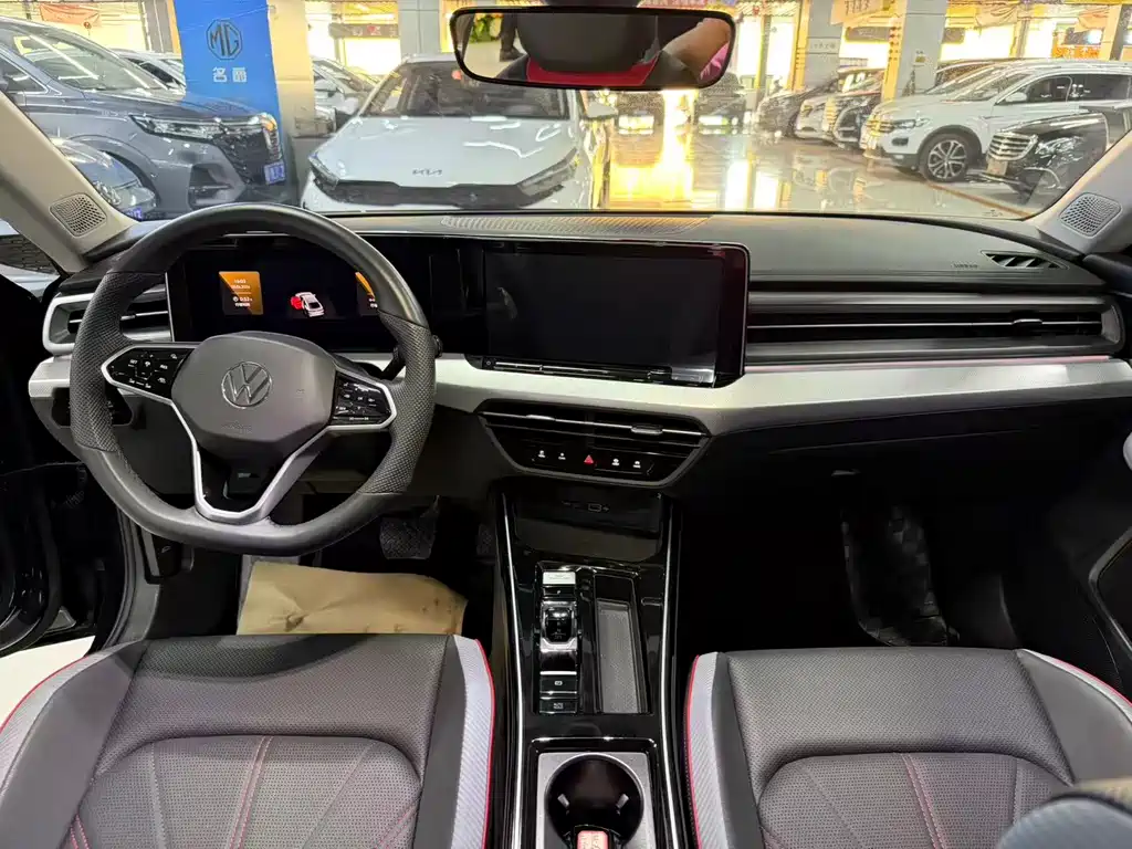 Lamando Lamando L 280 TSI DSG Spicy Cool