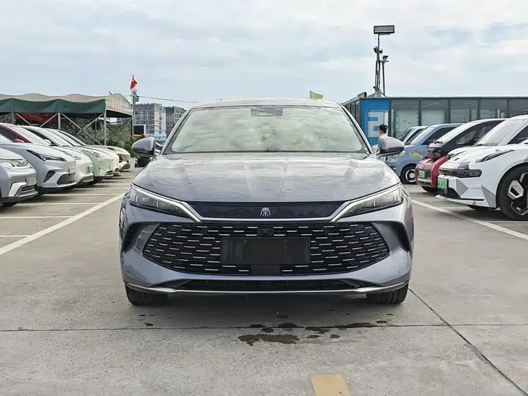 BYD Qin L DM-i 120 KM Outstanding