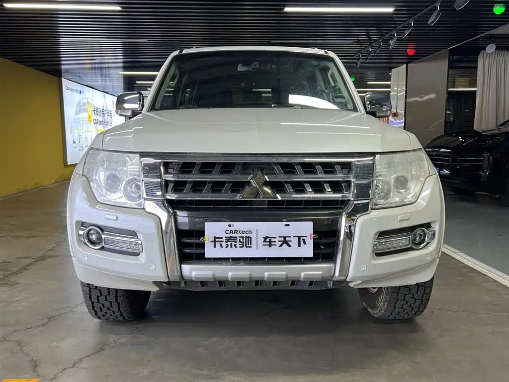 Pajero (Import) 帕杰罗进口 2015款 3.0 L 自动精英超越版 国V