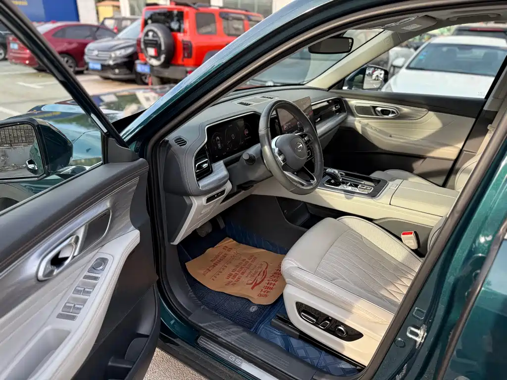 GAC Trumpchi GS8 Navigator Series 2.0 TGDI 2 WD Distinguished (7-seat)