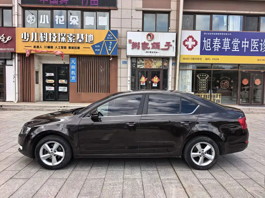 Octavia 1.6 L Auto Yijie