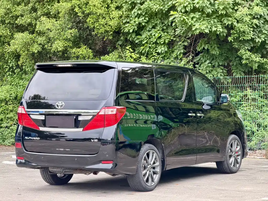 Alphard 3.5 L Luxury