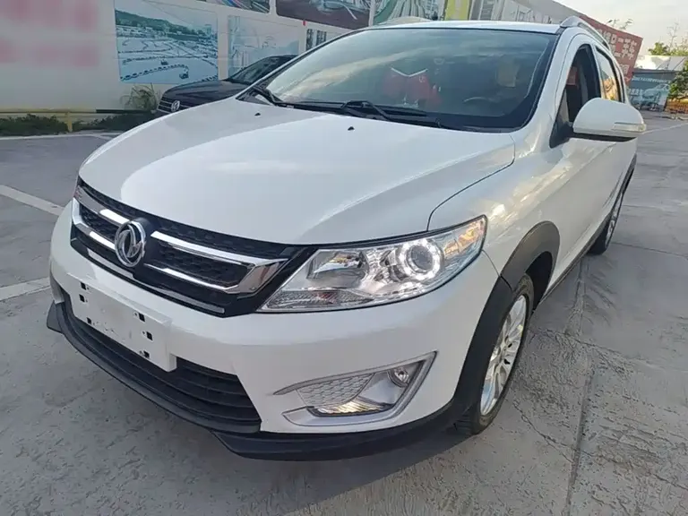 Dongfeng Fengshen AX3 1.5 L Manual Premium Cool