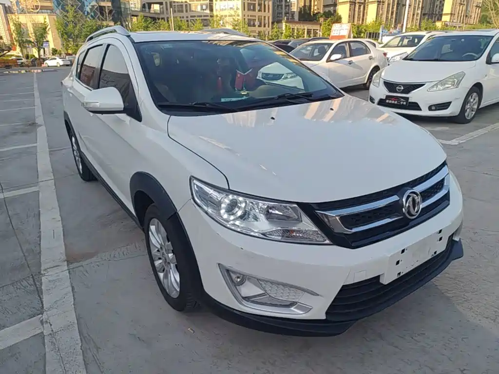 Dongfeng Fengshen AX3 1.5 L Manual Premium Cool