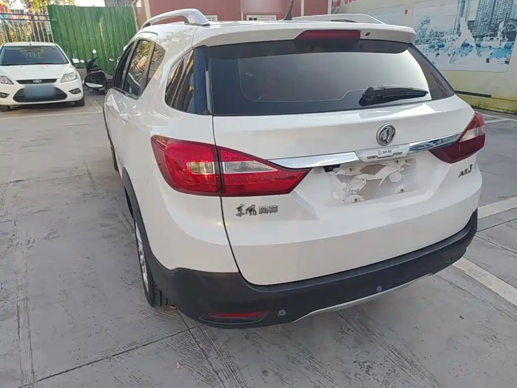 Dongfeng Fengshen AX3 1.5 L Manual Premium Cool