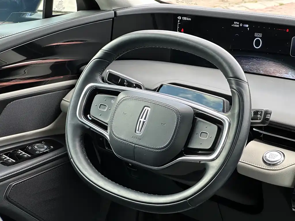 Nautilus 2.0 T 4 WD Comfort Supreme