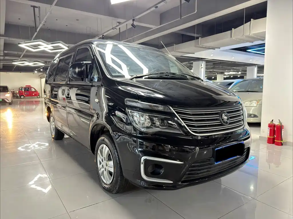 Lingzhi 菱智 2022款 M5 1.6 L 实用型 5座