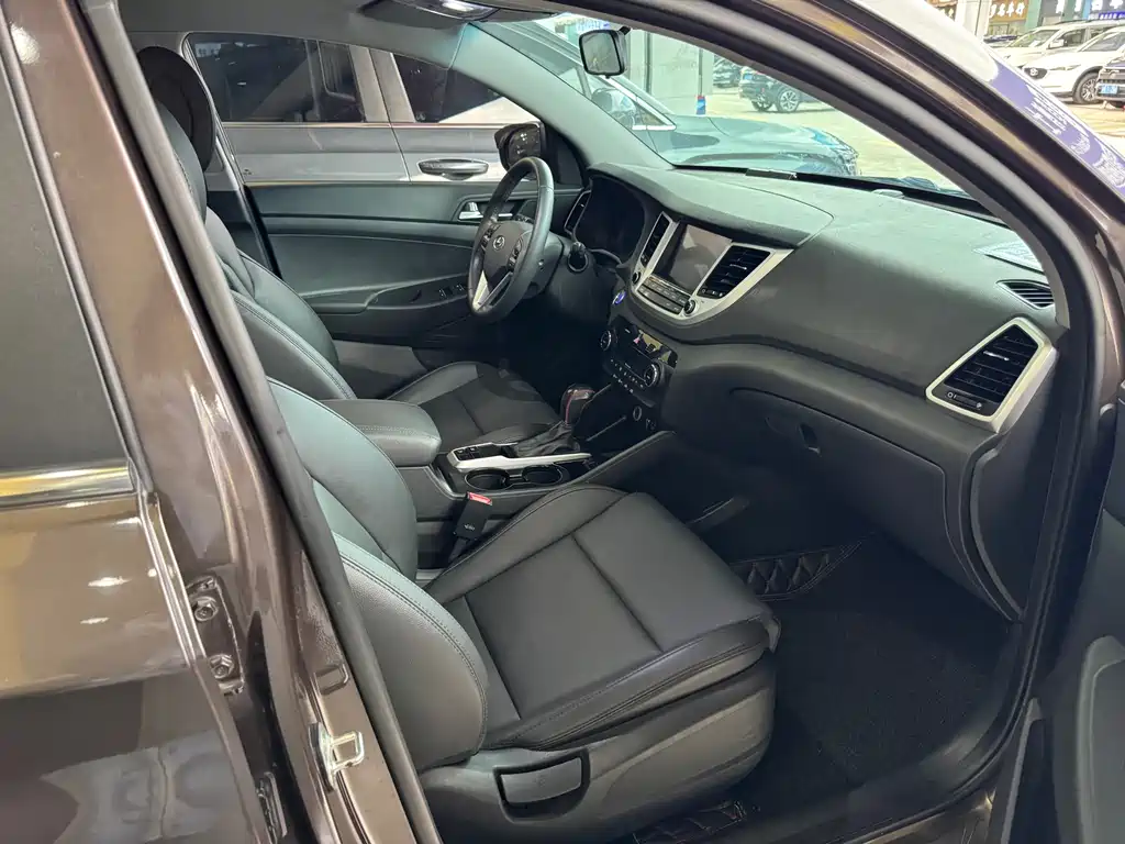 Tucson 1.6 T DCT 2 WD Intelligent