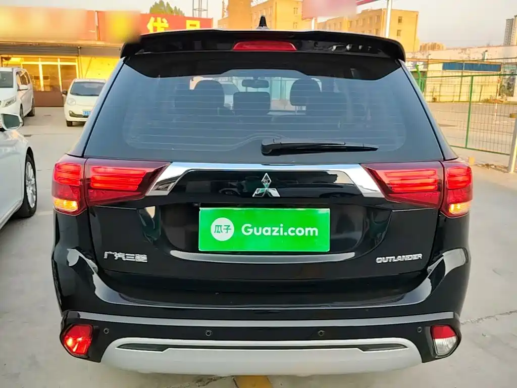 Outlander 2.0 L 2 WD Smooth Enjoyment 5-seat