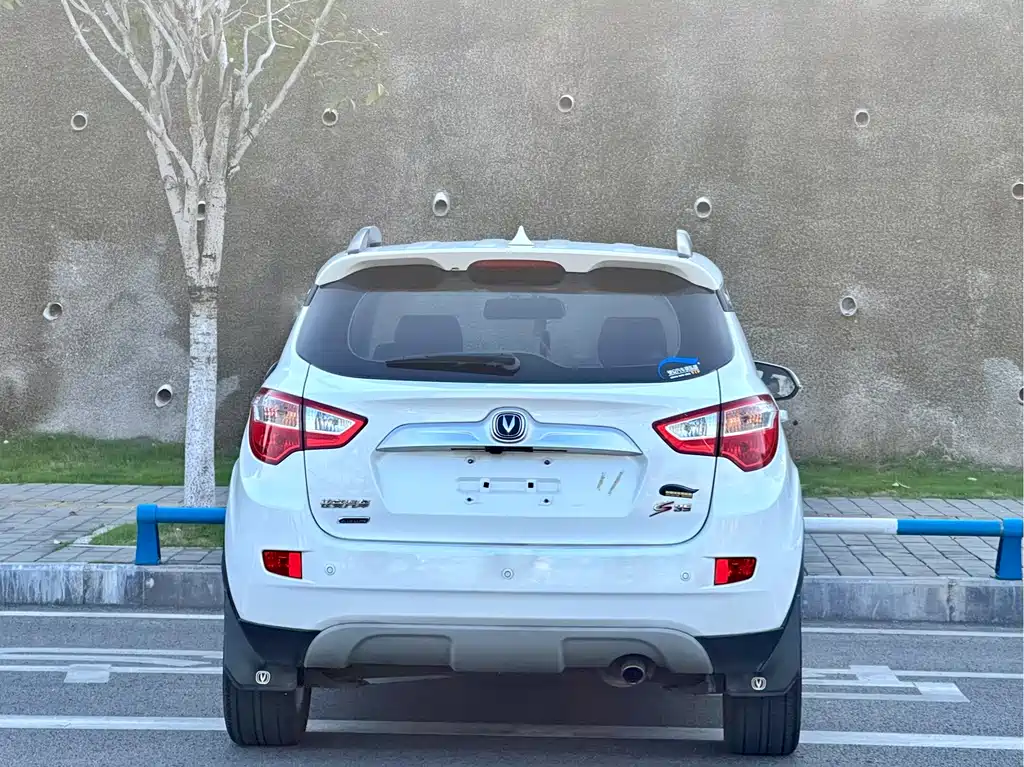 Changan CS35 1.6 L Auto Luxury CN-V