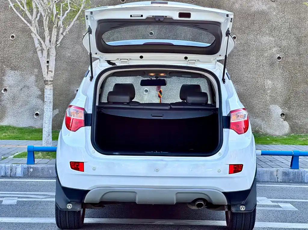 Changan CS35 1.6 L Auto Luxury CN-V