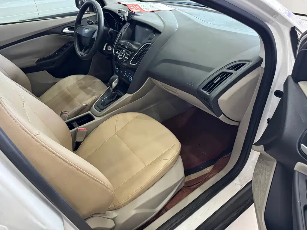 Focus Sedan Classic 1.6 L Auto Comfort Smart Travel