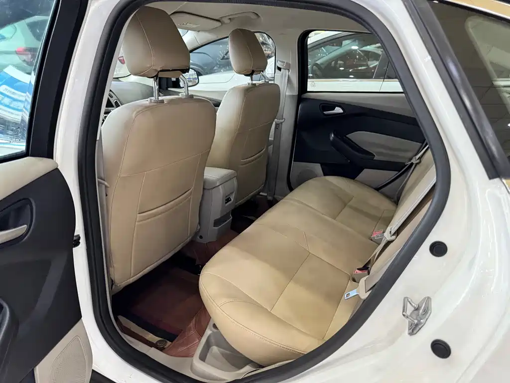 Focus Sedan Classic 1.6 L Auto Comfort Smart Travel