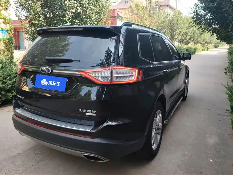 Edge EcoBoost 245 2 WD Grand Sharp 7-seat