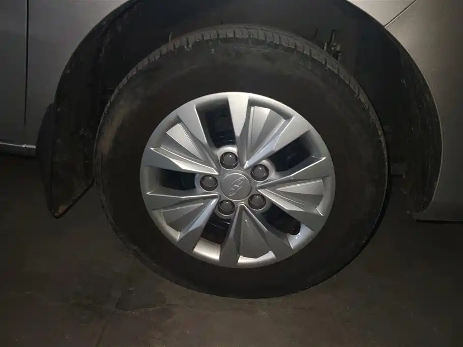 Refine M3 瑞风M3 2022款 1.8 L 7座标准版