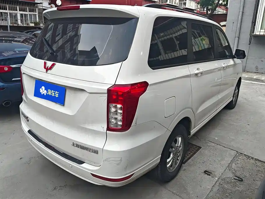 Wuling Hongguang 1.5 L S Comfort LAR