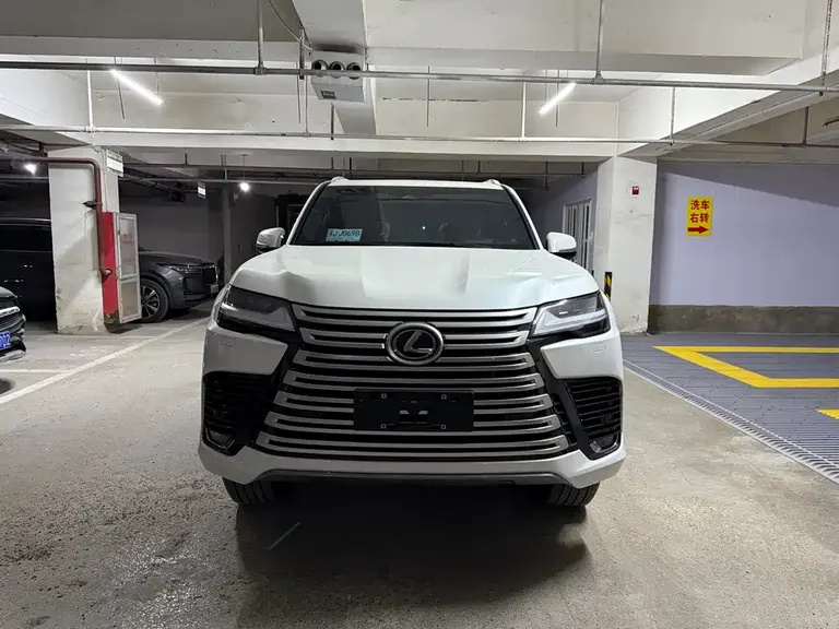 Lexus LX 雷克萨斯LX 2025款 700 h VIP领世版