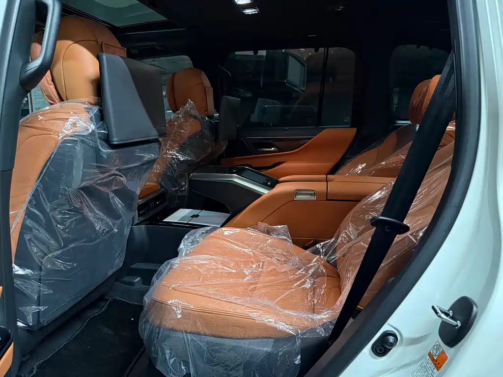 Lexus LX 雷克萨斯LX 2025款 700 h VIP领世版