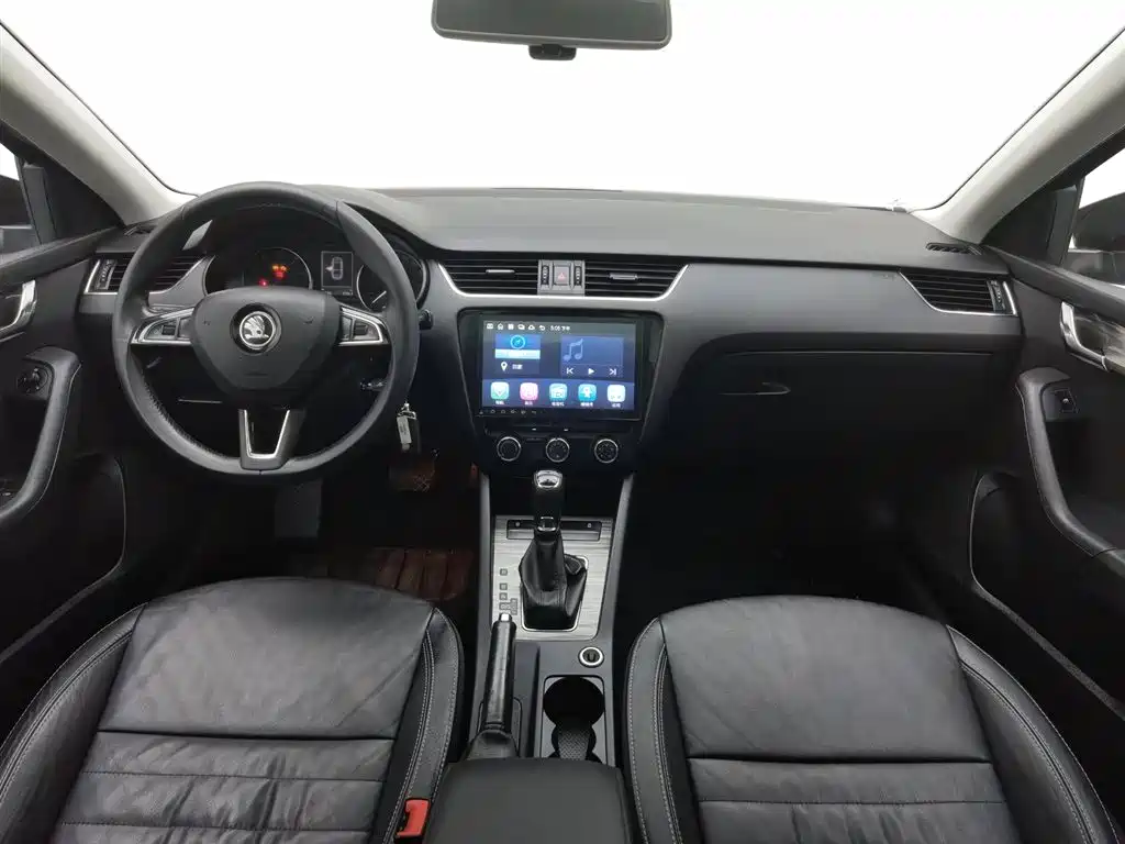Octavia 1.6 L Auto Smart Travel