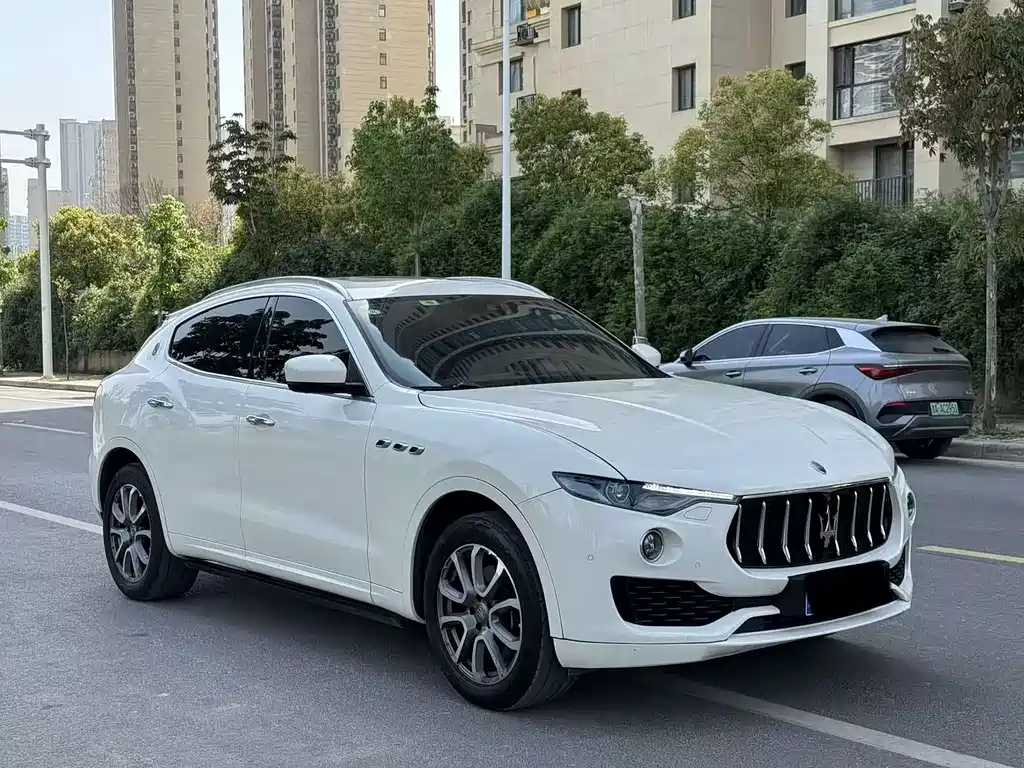 Levante 3.0 T Standard
