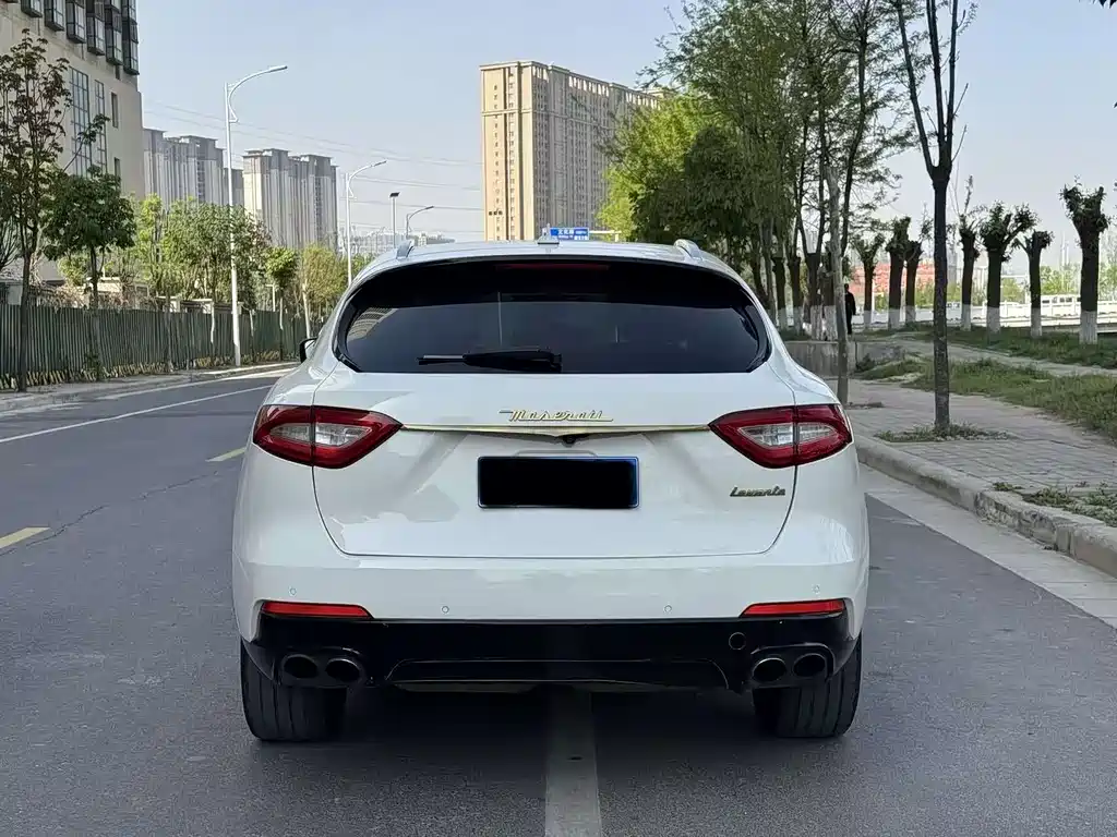 Levante 3.0 T Standard